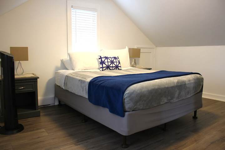 Room 122 of 180