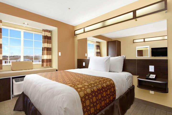 Room 7 of 11
