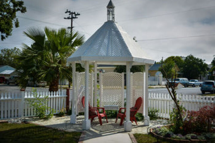 Joshua Inn Bed & Breakfast