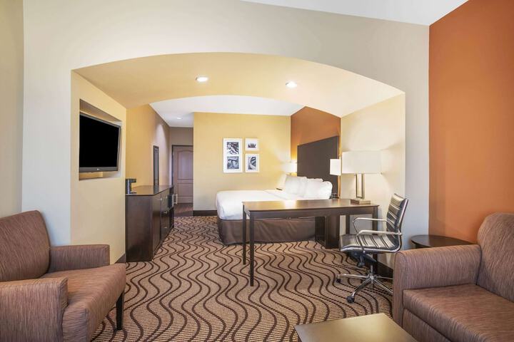 Room 11 of 30