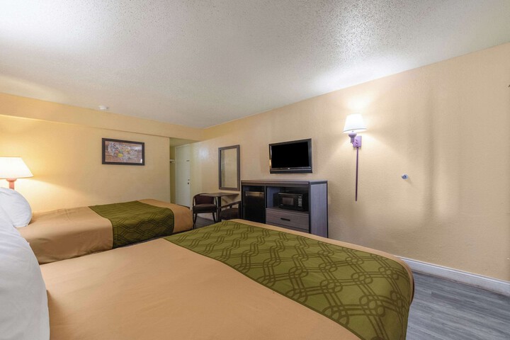 Room 16 of 32