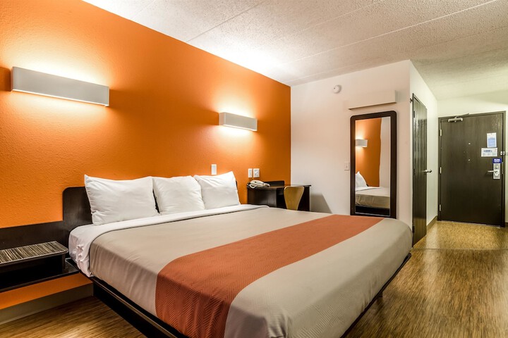 Room 22 of 47