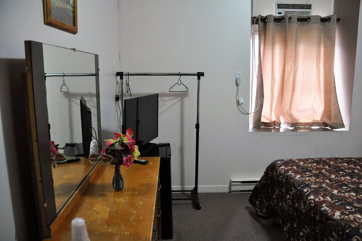Room 11 of 26