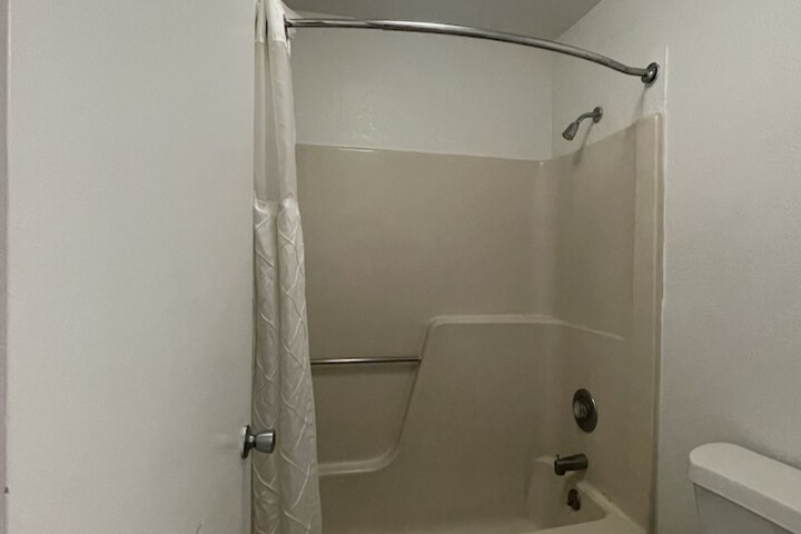 Room 8 of 12