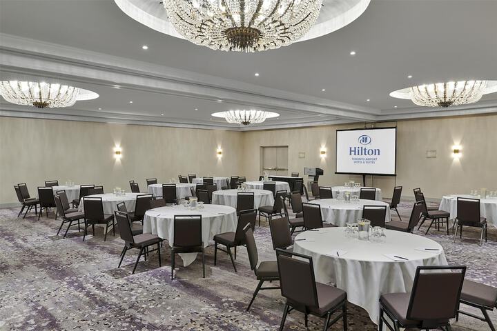 Hilton Toronto Airport Hotel & Suites