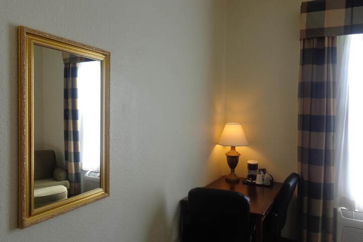 Room 28 of 48