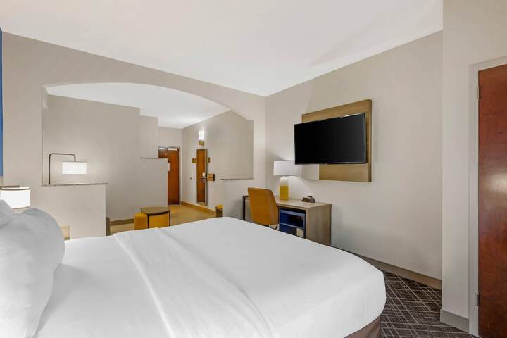 Comfort Suites Sumter near Shaw AFB