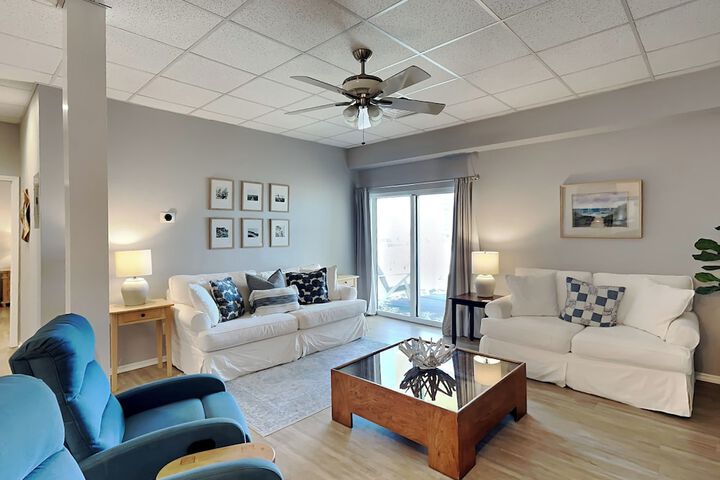 Room 42 of 104