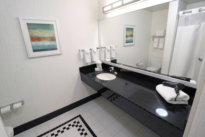 Room 12 of 26