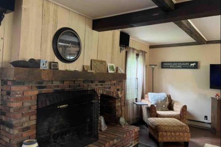 Admiral Peary Inn