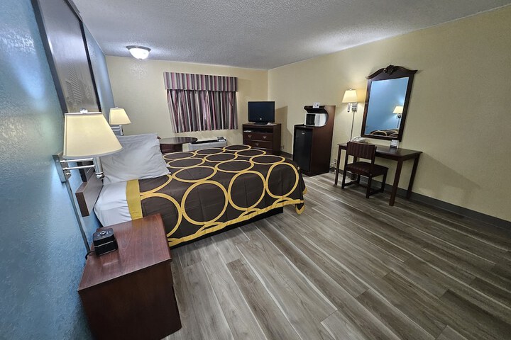Room 14 of 23