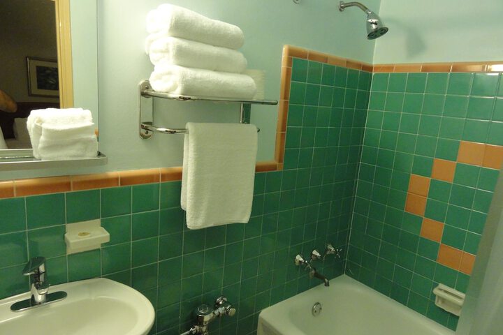 Room 15 of 27