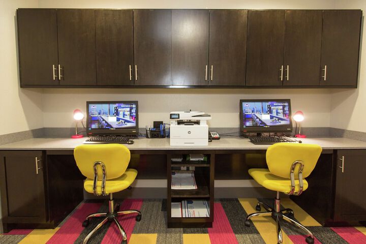 Business Center 59 of 59