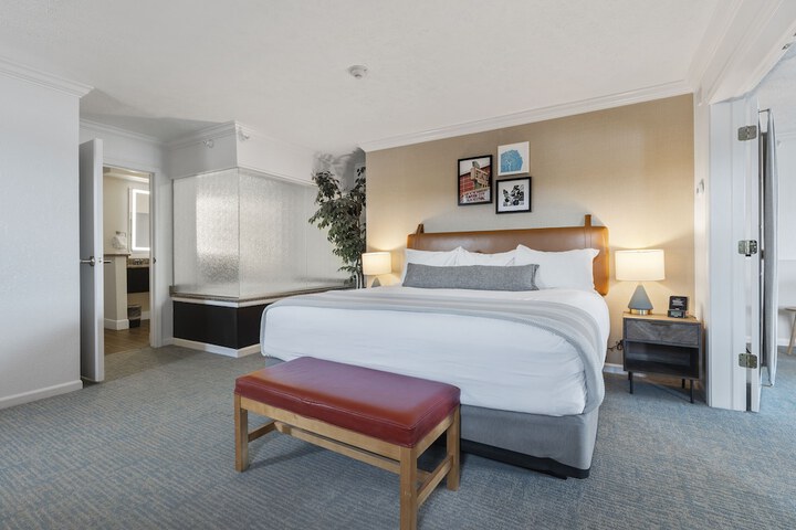 Cherry Tree Inn & Suites
