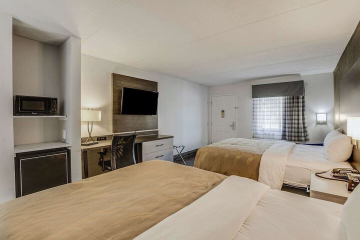 Room 25 of 43