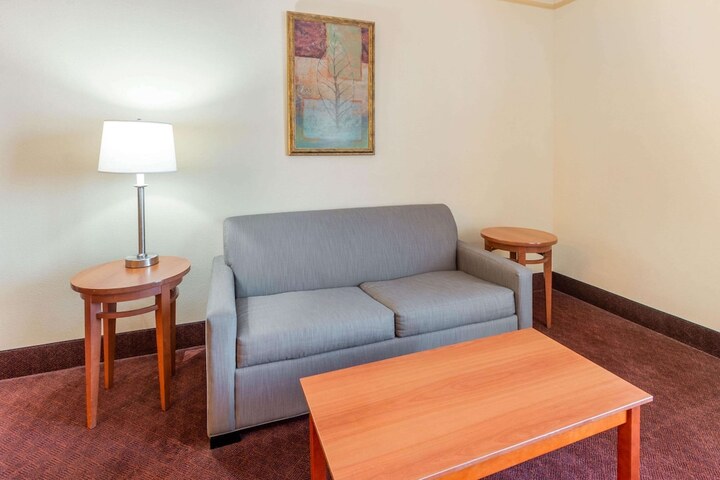 Room 13 of 30