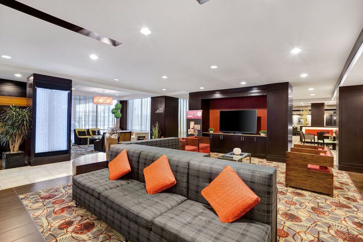 Hotel 2 of 115