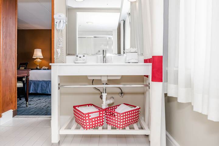 Room 14 of 32