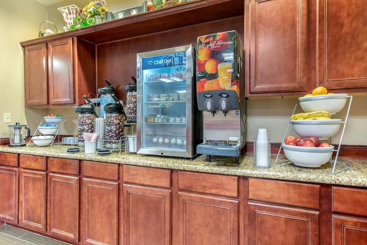Comfort Suites Findlay I-75 near Sports Complex
