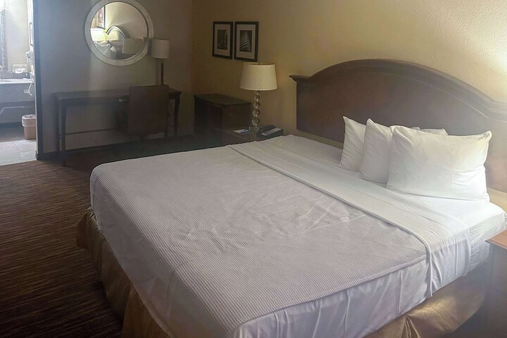 Room 12 of 15