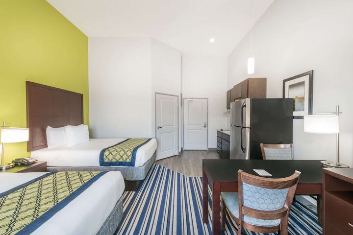 Room 13 of 26