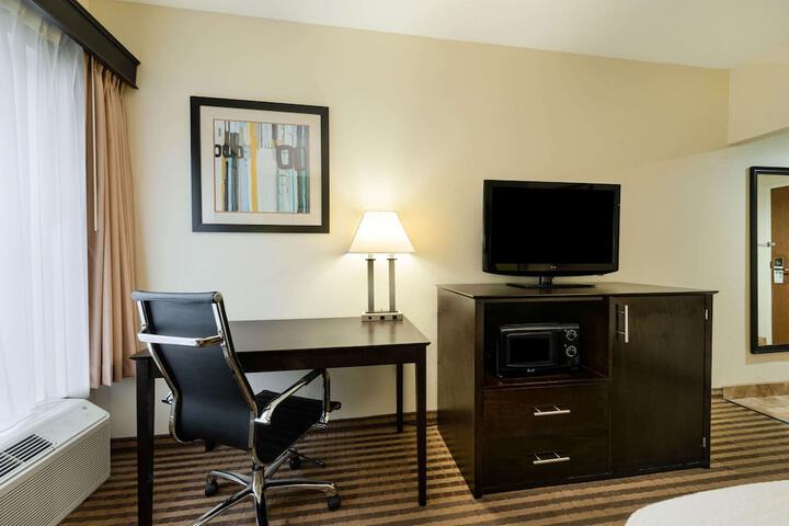 Room 25 of 51