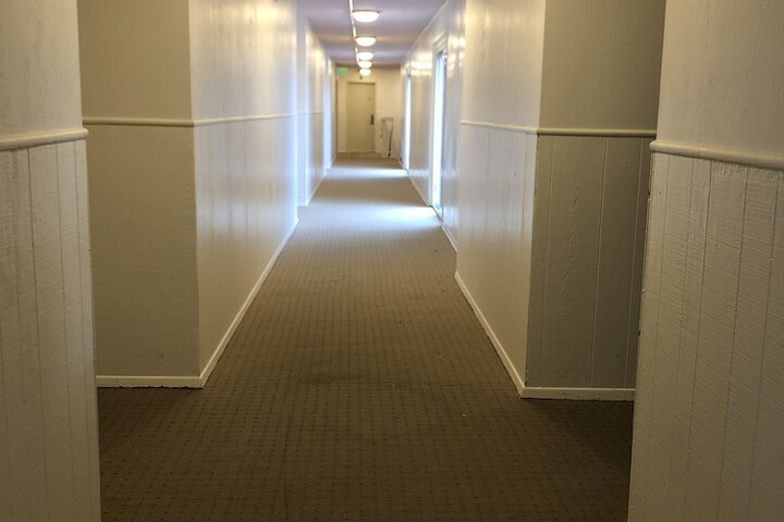 Ballroom/Hall 16 of 17