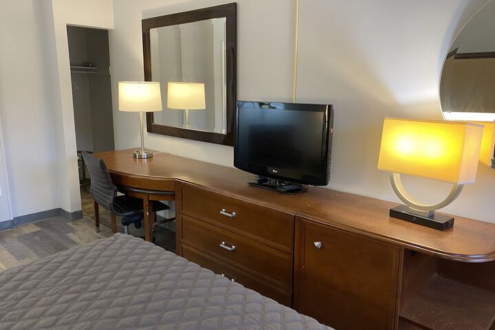 Room 9 of 13