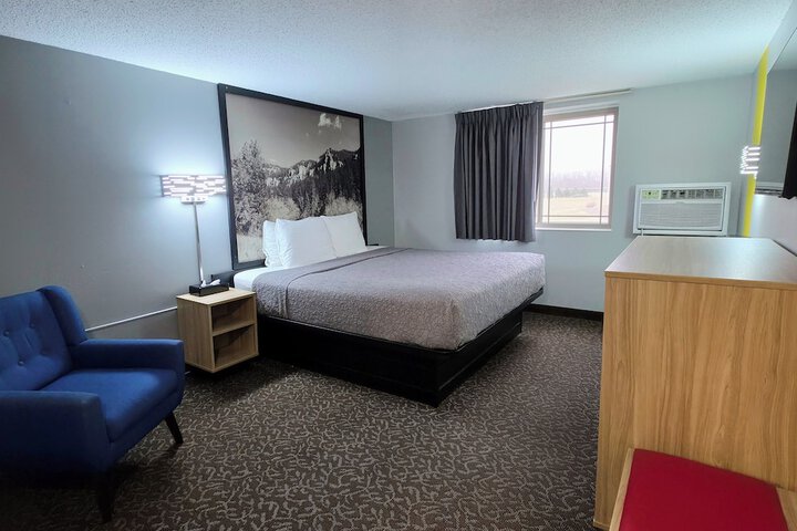 Super 8 by Wyndham Yankton