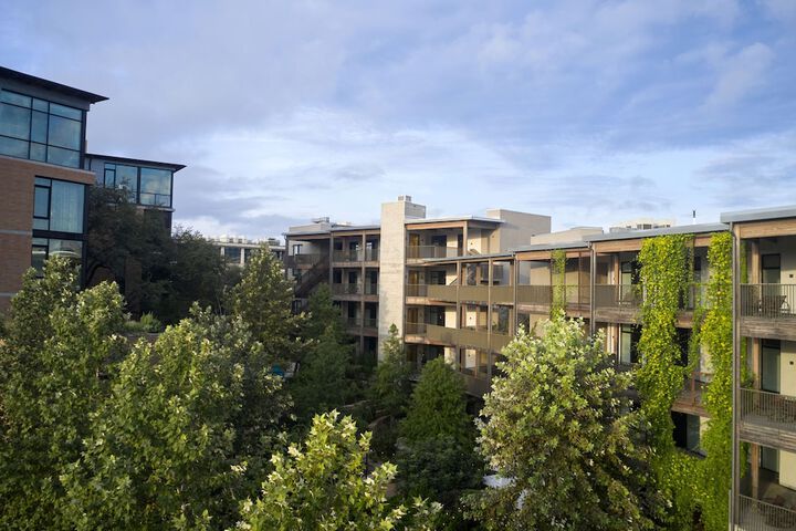 Hotel 5 of 104