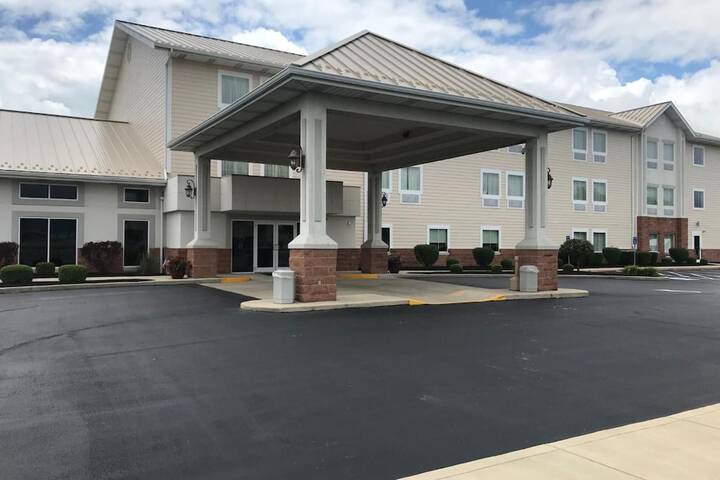 Randolph Inn and Suites