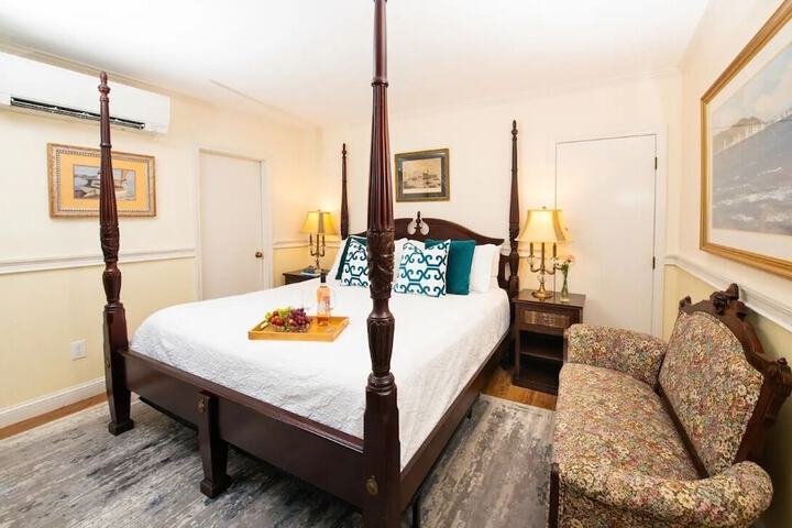 Room 104 of 156