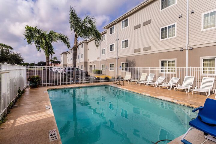Pool 5 of 37