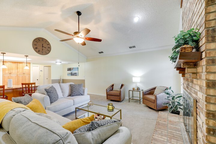 Valrico Vacation Rental 15 Mi to Tampa