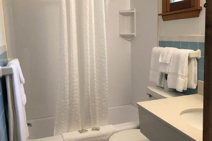 Room 15 of 28