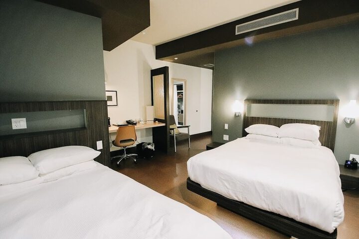 Room 92 of 112