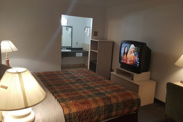 Room 17 of 30