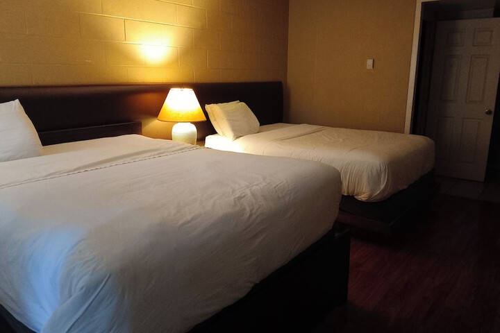 Caravan Motel
