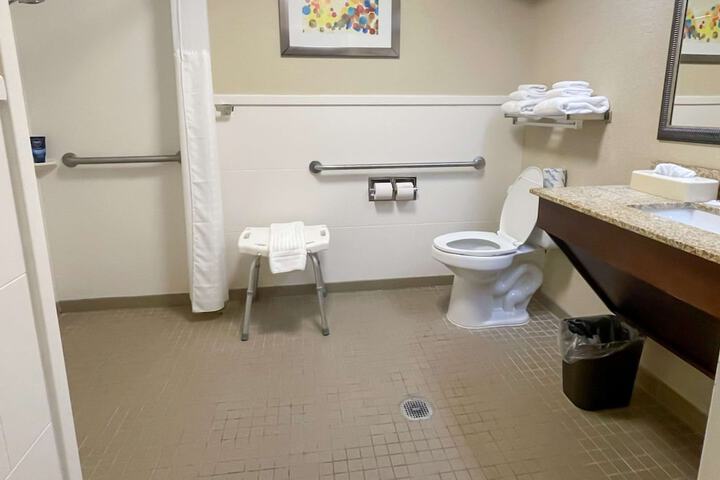 Room 67 of 141