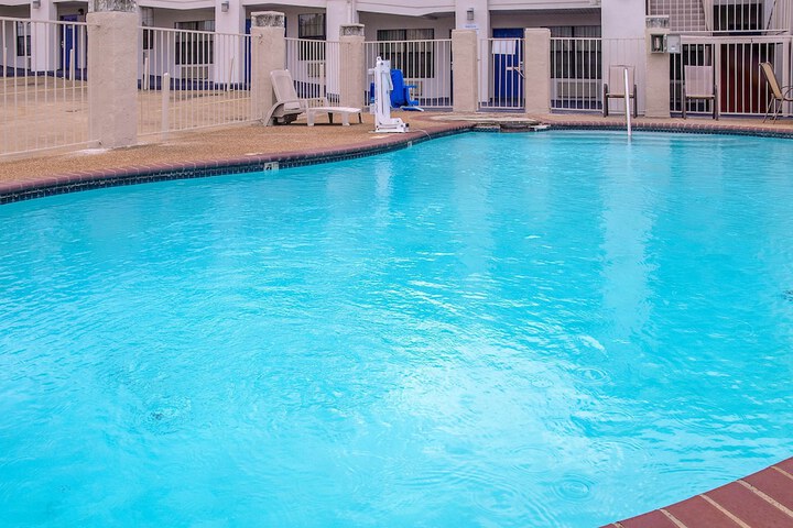 Pool 5 of 30