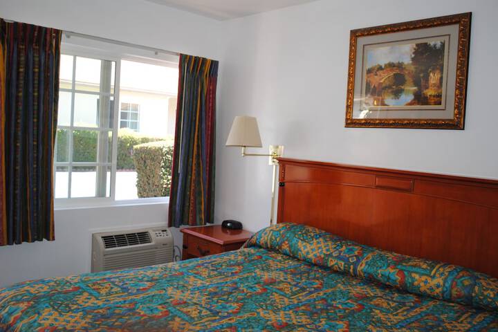 Room 32 of 33