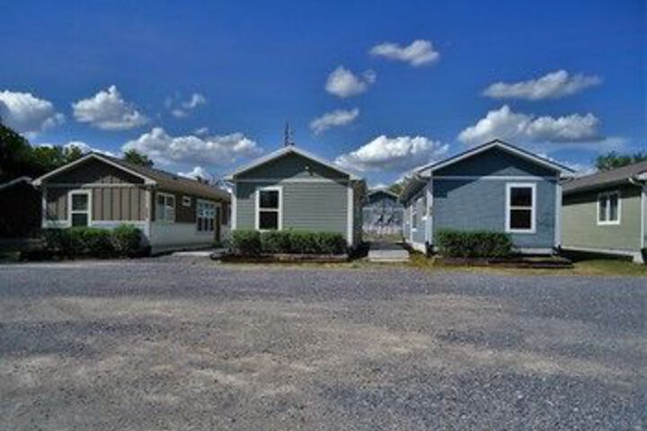 Karnes City Cottages