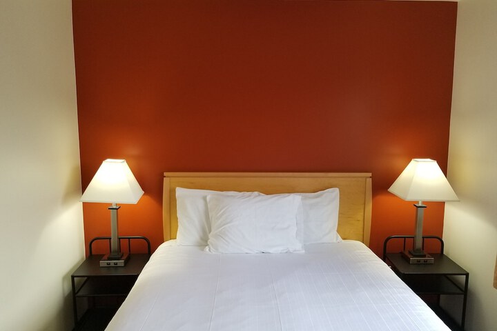 Room 27 of 37