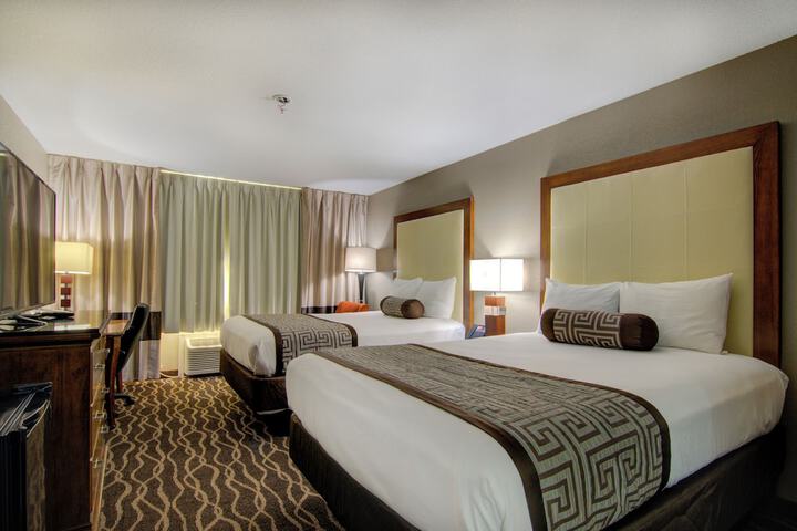Westbridge Inn & Suites