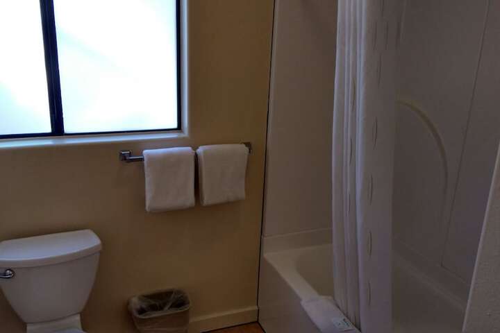 Room 17 of 46