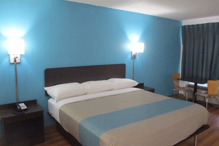 Room 32 of 37
