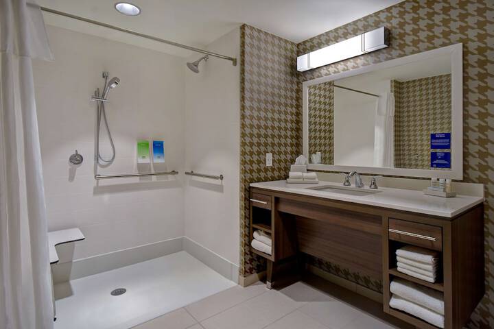 Home2 Suites by Hilton Wichita Downtown Delano