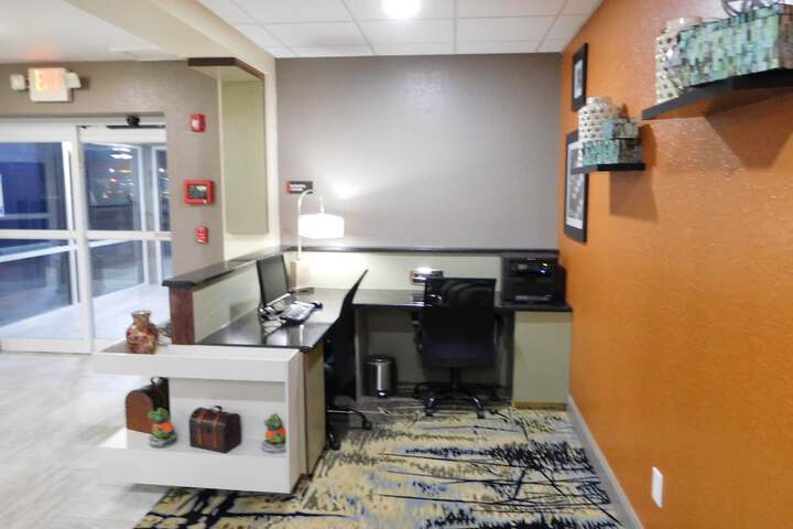 Business Center 25 of 25