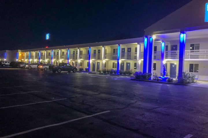 Hotel 4 of 34