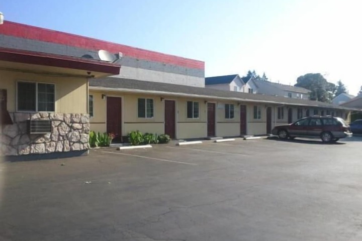 Hotel 5 of 13